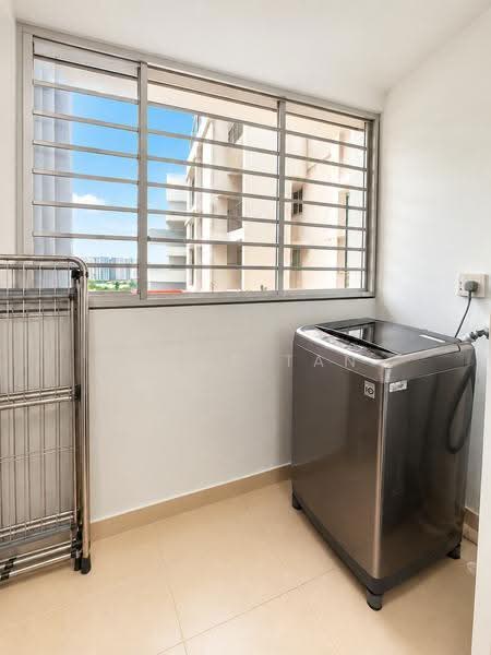 460D Bukit Batok West Avenue 9, 460D Bukit Batok West Avenue 9, Dairy Farm / Bukit Panjang / Choa Chu Kang, 3 Bedrooms, 1,001 sqft, HDB Flat For Sale, by Eddie Tan, 500133257 - Service Yard - PropertyGuru.com.sg