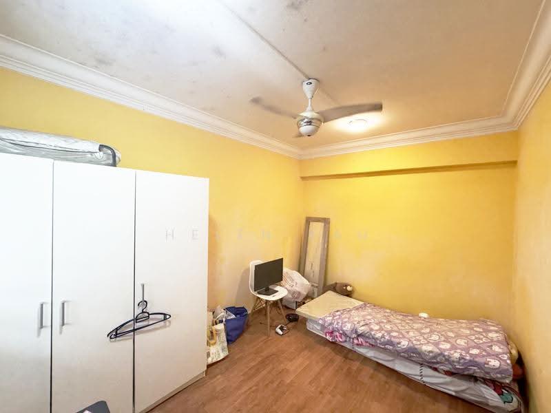 655 Jurong West Street 61, 655 Jurong West Street 61, Boon Lay / Jurong / Tuas, 3 Bedrooms, 925 sqft, HDB Flat For Sale, by Helen Yau, 500133275 - Bedroom - PropertyGuru.com.sg