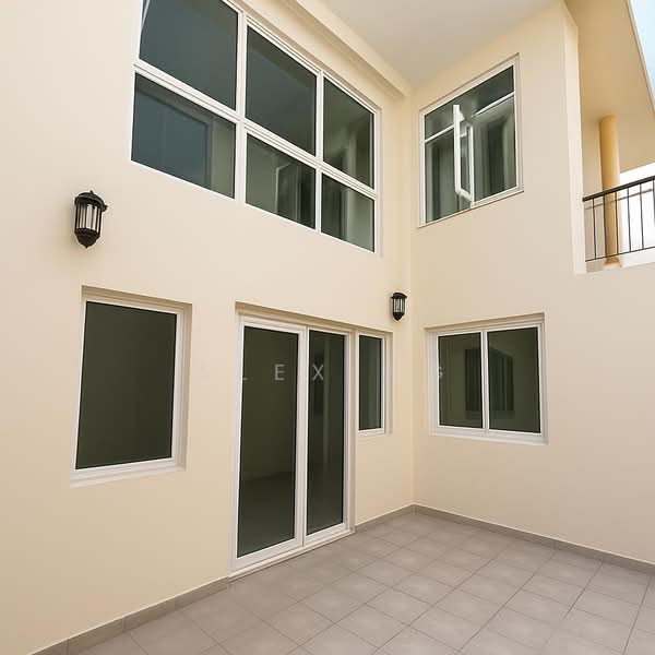 3sty + Basement, Elevated Semi D, Convenient, Air Well, Good Layout, Good Air Flow, Good Price, Serangoon garden Estate, Chuan Estate, Serangoon Estate, 6 Bedrooms, 4,500 sqft, Semi-Detached House For Sale, by Alex Ng, 500133277 - Air Well - PropertyGuru.com.sg