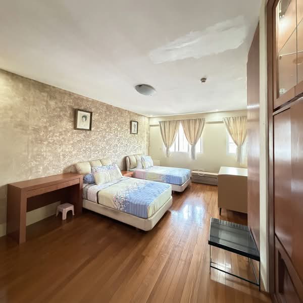 3sty + Basement, Elevated Semi D, Convenient, Air Well, Good Layout, Good Air Flow, Good Price, Serangoon garden Estate, Chuan Estate, Serangoon Estate, 6 Bedrooms, 4,500 sqft, Semi-Detached House For Sale, by Alex Ng, 500133277 - Bedroom - PropertyGuru.com.sg