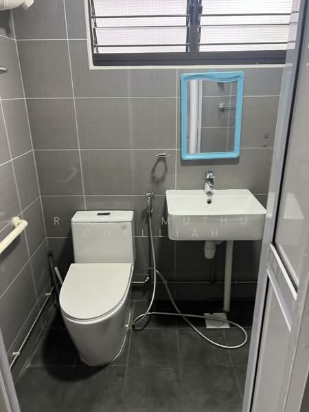 154 Simei Street 1, 154 Simei Street 1, 3 Bedrooms, 1,313 sqft, HDB Flat For Rent, by Ricky Muthu Chelliah, 500133287 - Master Bathroom - PropertyGuru.com.sg