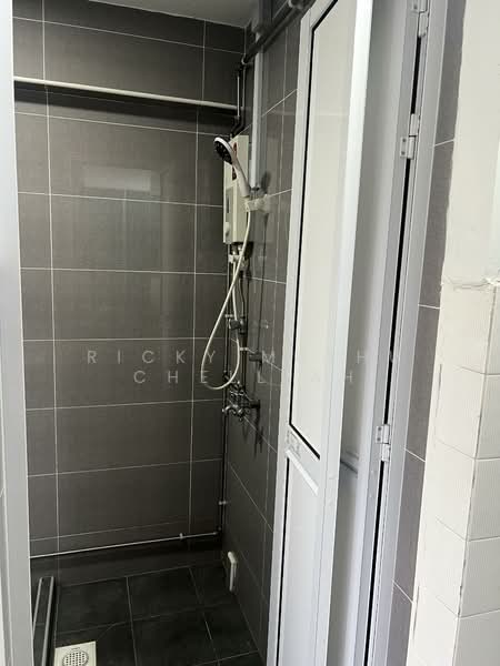 154 Simei Street 1, 154 Simei Street 1, 3 Bedrooms, 1,313 sqft, HDB Flat For Rent, by Ricky Muthu Chelliah, 500133287 - Common Bathroom - PropertyGuru.com.sg