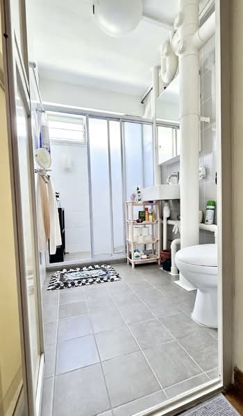 139 Bedok North Avenue 3, 139 Bedok North Avenue 3, 3 Bedrooms, 1,259 sqft, HDB Flat For Sale, by LH Sim, 500133296 - Bathroom - PropertyGuru.com.sg