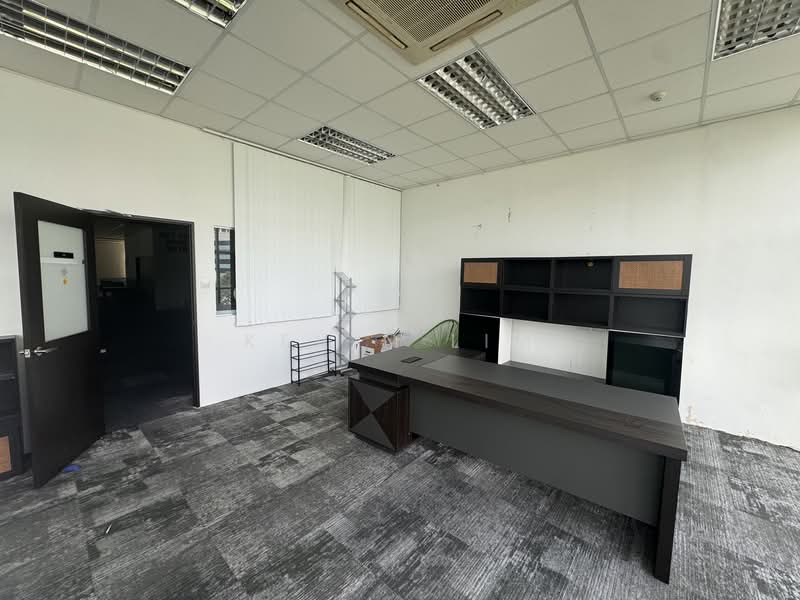 CHEAP Office Space Near Kaki Bukit / Ubi, Eunos / Geylang / Paya Lebar, 8,000 sqft, Light Industrial (B1) For Rent, by Kevin Lim, 500133299 - Interior - CommercialGuru.com.sg