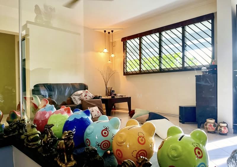 105 Pasir Ris Street 12, 105 Pasir Ris Street 12, 3 Bedrooms, 1,162 sqft, HDB Flat For Sale, by LH Sim, 500133302 - Living Room - PropertyGuru.com.sg