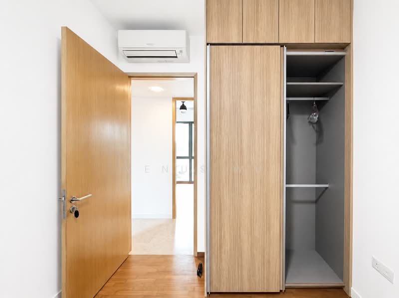 Thomson Three, 45 Bright Hill Drive, Room Rental, 90 sqft, Condominium For Rent, by Venus Wu, 500133310 - Bedroom 2 (Wardrobe) - PropertyGuru.com.sg