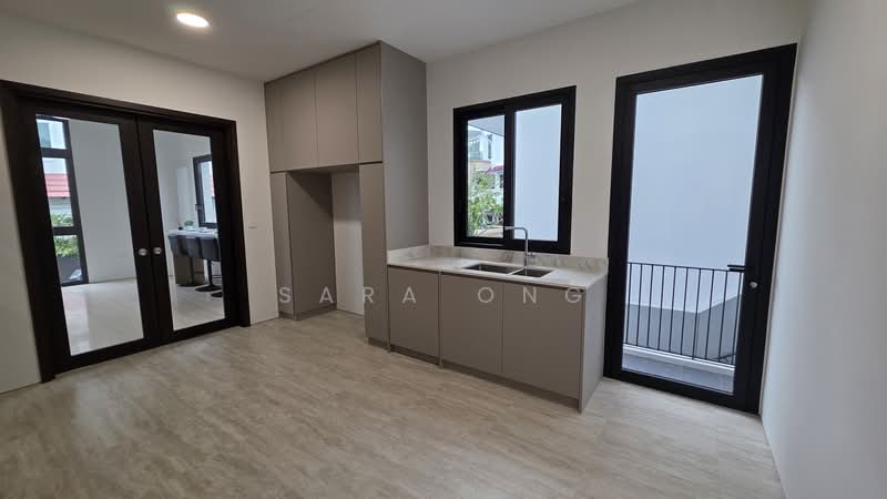 holland grove drive, , 5 Bedrooms, 12,109 sqft, Detached House For Sale, by Sara Ong, 500133311 - Kitchen - PropertyGuru.com.sg