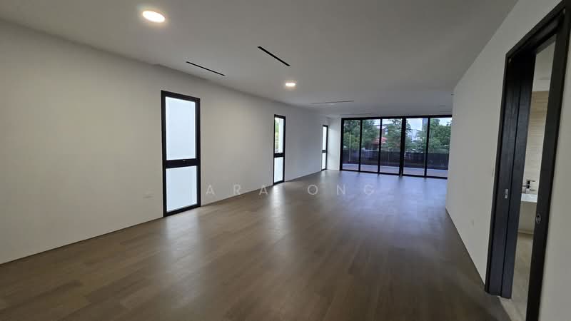 holland grove drive, , 5 Bedrooms, 12,109 sqft, Detached House For Sale, by Sara Ong, 500133311 - Living Room - PropertyGuru.com.sg