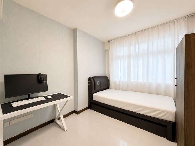 186B Fengshan GreenVille, 186B Bedok North Street 4, 2 Bedrooms, 732 sqft, HDB Flat For Sale, by Terence Choo, 500133330 - Bedroom - PropertyGuru.com.sg
