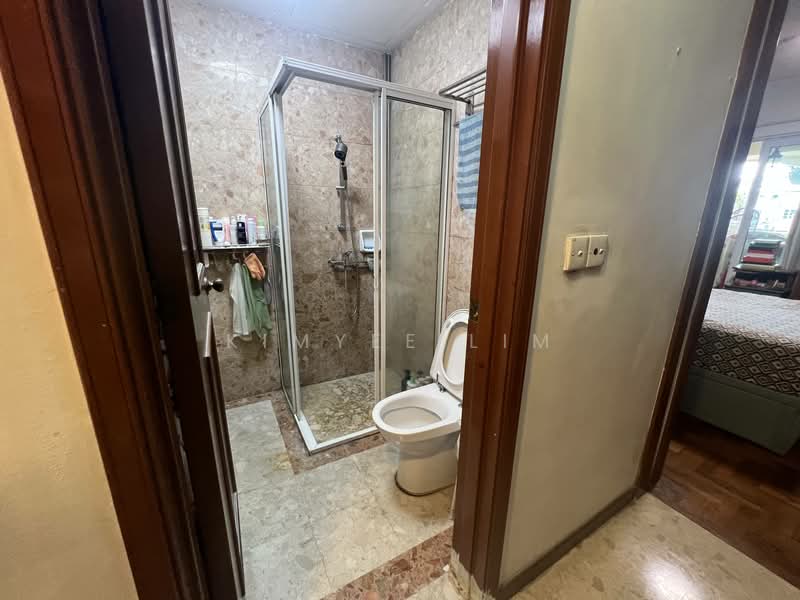 Sunrise Gardens, 53 Sunrise Gardens, 3 Bedrooms, 1,443 sqft, Condominium For Sale, by Kimyee Lim, 500133341 - Ensuite Bathroom - PropertyGuru.com.sg