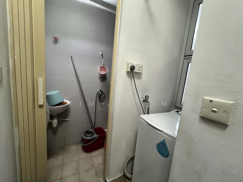 Sunrise Gardens, 53 Sunrise Gardens, 3 Bedrooms, 1,443 sqft, Condominium For Sale, by Kimyee Lim, 500133341 - Bathroom - PropertyGuru.com.sg