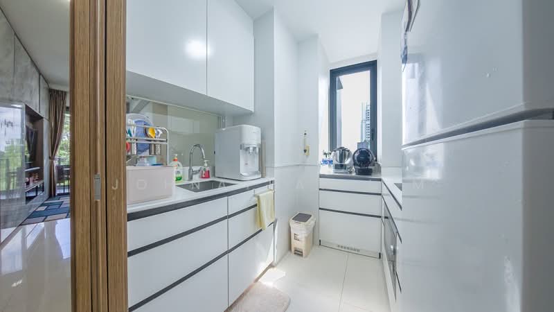 Parc Botannia, 10 Fernvale Street, 3 Bedrooms, 775 sqft, Condominium For Rent, by Johnathan Lim, 500133384 - Kitchen - PropertyGuru.com.sg