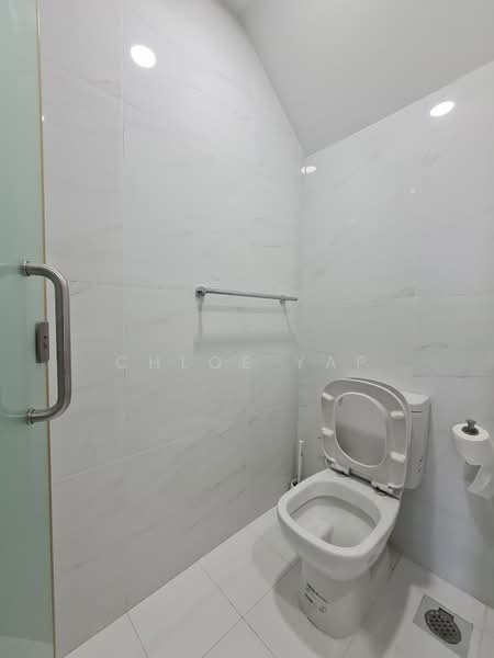 Park 1 Suites, Lorong 40 Geylang, 2 Bedrooms, 603 sqft, Apartment For Sale, by Chloe Yap, 500133394 - Bathroom - PropertyGuru.com.sg