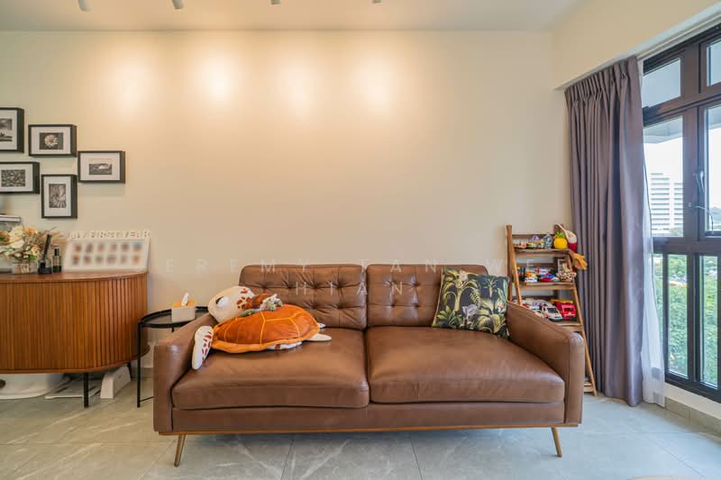 27A Jalan Membina, 27A Jalan Membina, 3 Bedrooms, 968 sqft, HDB Flat For Sale, by Jeremy Tan Wee Hian, 500133418 - Living Room - PropertyGuru.com.sg