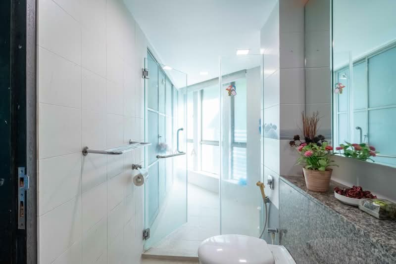 Reno 3.5 Storey Semi-D @ Jalan Mat Jambol, , 9 Bedrooms, 5,000 sqft, Semi-Detached House For Sale, by Rama Mu, 500133419 - Bathroom - PropertyGuru.com.sg