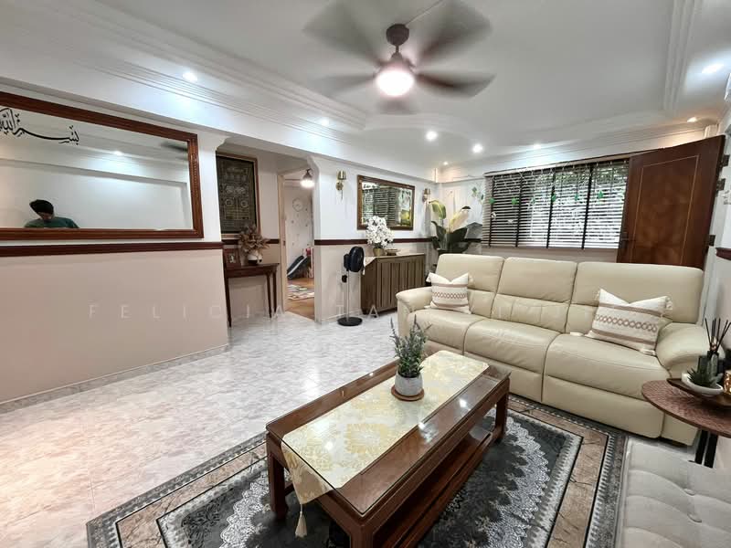 607 Clementi West Street 1, 607 Clementi West Street 1, 3 Bedrooms, 990 sqft, HDB Flat For Sale, by Felicia Tan Yi Jie, 500133440 - Living Room - PropertyGuru.com.sg