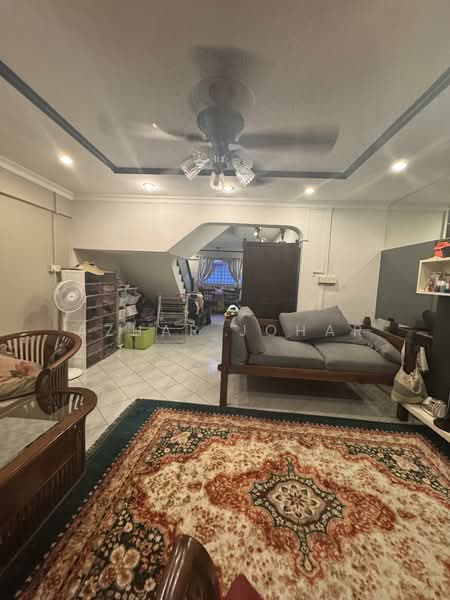 535 Bukit Batok Street 52, 535 Bukit Batok Street 52, 3 Bedrooms, 1,571 sqft, HDB Flat For Sale, by Azhar Johar, 500133445 - Living Room - PropertyGuru.com.sg