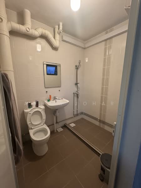 535 Bukit Batok Street 52, 535 Bukit Batok Street 52, 3 Bedrooms, 1,571 sqft, HDB Flat For Sale, by Azhar Johar, 500133445 - Bathroom - PropertyGuru.com.sg