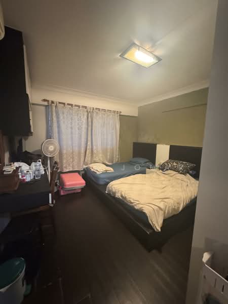 535 Bukit Batok Street 52, 535 Bukit Batok Street 52, 3 Bedrooms, 1,571 sqft, HDB Flat For Sale, by Azhar Johar, 500133445 - Bedroom - PropertyGuru.com.sg