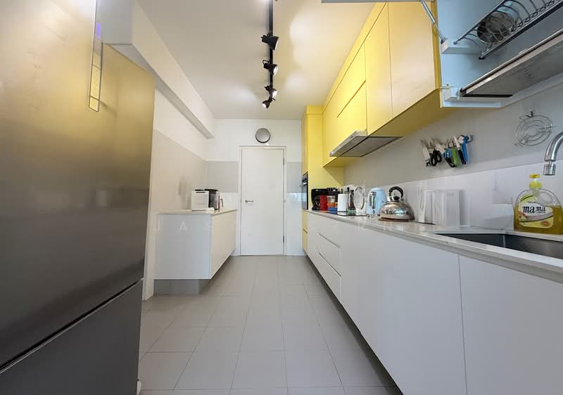216C Compassvale Drive, 216C Compassvale Drive, 3 Bedrooms, 1,206 sqft, HDB Flat For Sale, by Jason Sern, 500133448 - Kitchen - PropertyGuru.com.sg