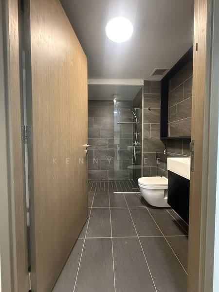Affinity At Serangoon, , 2 Bedrooms, 614 sqft, Condominium For Sale, by Kenny Lee, 500133468 - Bathroom - PropertyGuru.com.sg