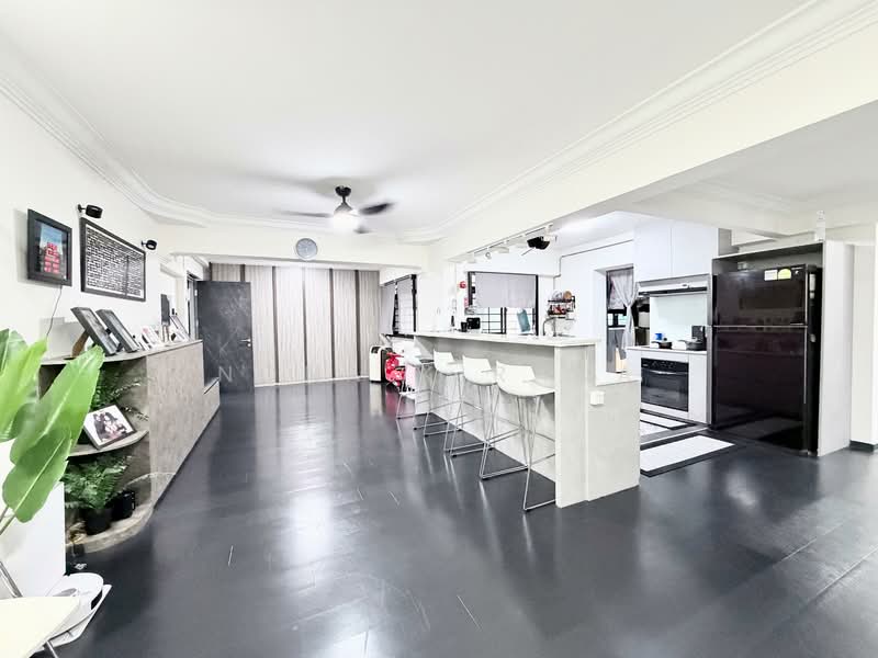 296E Choa Chu Kang Avenue 2, 296E Choa Chu Kang Avenue 2, 3 Bedrooms, 1,313 sqft, HDB Flat For Sale, by Nona Kirana, 500133474 - Living Room - PropertyGuru.com.sg