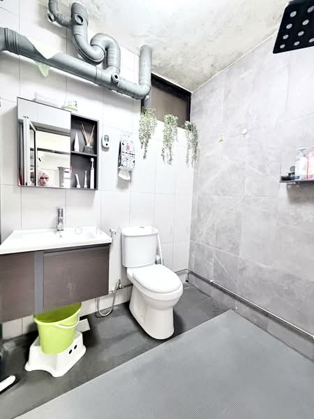 296E Choa Chu Kang Avenue 2, 296E Choa Chu Kang Avenue 2, 3 Bedrooms, 1,313 sqft, HDB Flat For Sale, by Nona Kirana, 500133474 - Bathroom - PropertyGuru.com.sg