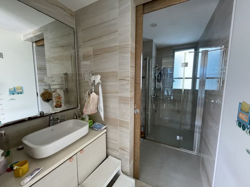 The Santorini, 29 Tampines Street 86, 3 Bedrooms, 1,119 sqft, Condominium For Rent, by Julian Li, 500133476 - Bathroom - PropertyGuru.com.sg