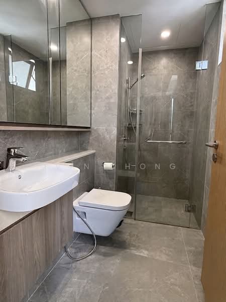 Twin VEW, 91 West Coast Vale, 4 Bedrooms, 1,378 sqft, Condominium For Sale, by Ivan Chong, 500133481 - Bathroom for Junior Master - PropertyGuru.com.sg