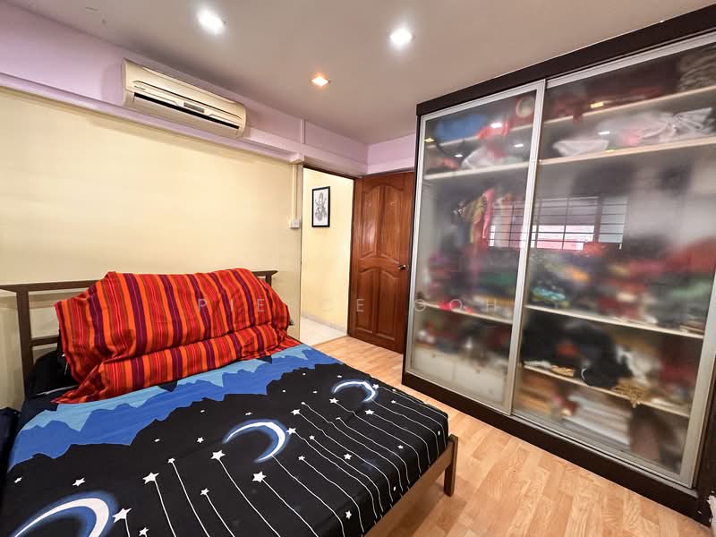 143 Potong Pasir Avenue 2, 143 Potong Pasir Avenue 2, 2 Bedrooms, 797 sqft, HDB Flat For Sale, by Pierce Goh, 500133491 - Bedroom - PropertyGuru.com.sg