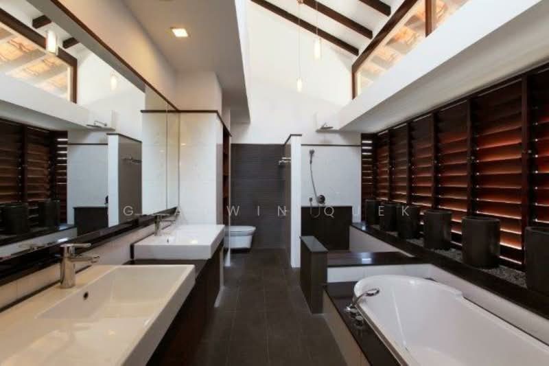 Ocean Drive, , 6 Bedrooms, 7,000 sqft, Bungalow House For Sale, by Gladwin Quek, 500133494 - Bathroom - PropertyGuru.com.sg