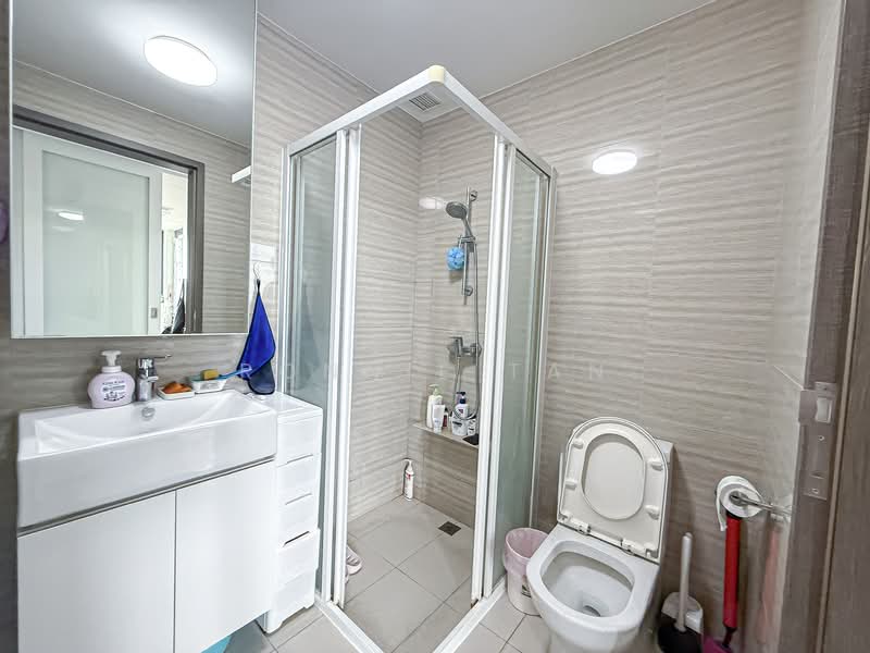 Sky Vue, 1 Bishan Street 15, 2 Bedrooms, 797 sqft, Condominium For Sale, by Ronnie Tan, 500133543 - Bathroom - PropertyGuru.com.sg