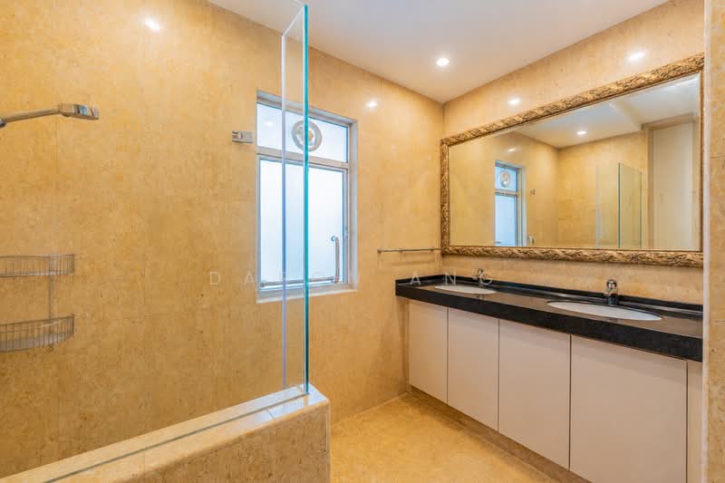 Leonie Towers, 28 Leonie Hill, 4 Bedrooms, 3,251 sqft, Apartment For Rent, by Daron Ang, 500133553 - Common Bath - #PropertyPartners - PropertyGuru.com.sg
