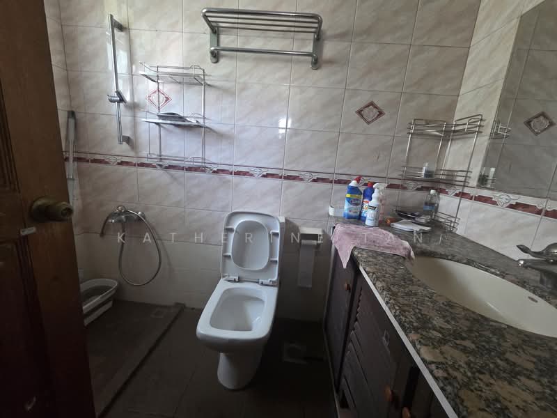 Jalan Tupai, , 6 Bedrooms, 3,400 sqft, Semi-Detached House For Rent, by Katherine Tan, 500133574 - Bathroom - PropertyGuru.com.sg