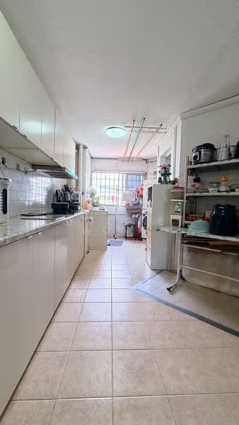 236 Yishun Ring Road, 236 Yishun Ring Road, 3 Bedrooms, 1,033 sqft, HDB Flat For Sale, by Dwayne Wong, 500133577 - Kitchen - PropertyGuru.com.sg