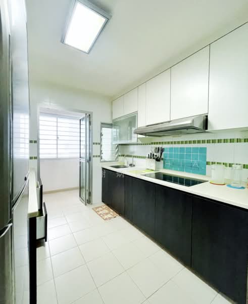 452 Yishun Ring Road, 452 Yishun Ring Road, 3 Bedrooms, 990 sqft, HDB Flat For Sale, by Jowell Chia 谢炳耀, 500133579 - Kitchen - PropertyGuru.com.sg
