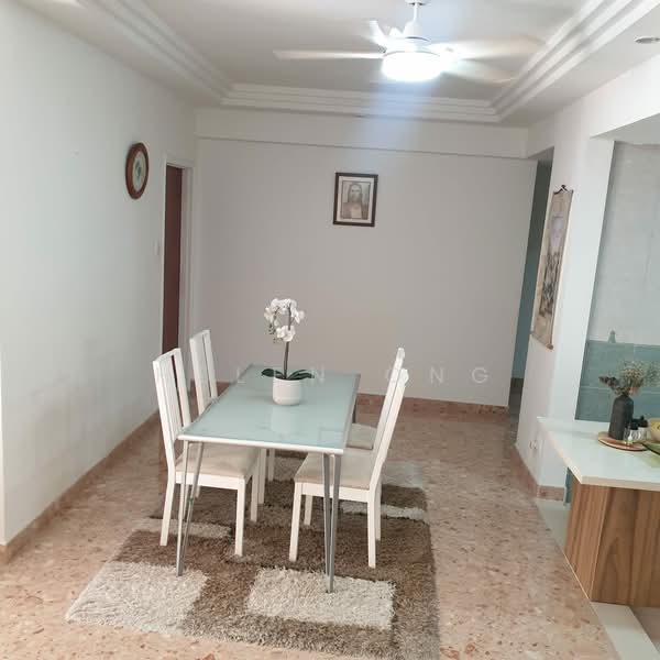 Estella Gardens, 21 - 27 Flora Road, 3 Bedrooms, 1,400 sqft, Condominium For Rent, by Helen Ong, 500133594 - Dining Room - PropertyGuru.com.sg