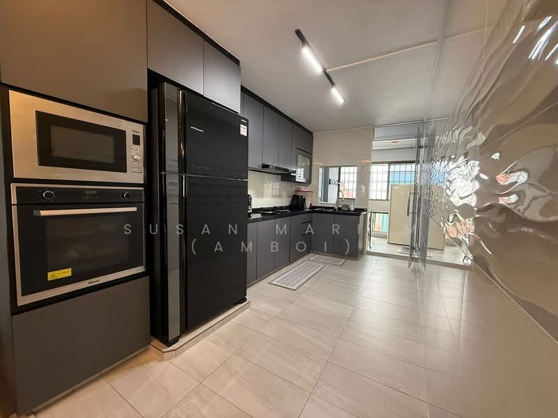 345 Woodlands Street 32, 345 Woodlands Street 32, 3 Bedrooms, 1,313 sqft, HDB Flat For Sale, by Susan Mariam (Amboi), 500133595 - Kitchen - PropertyGuru.com.sg