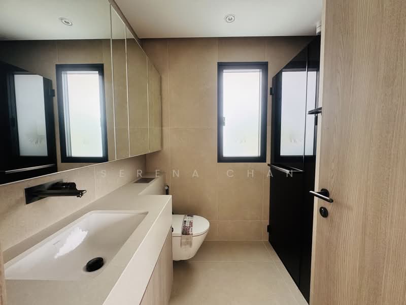 Opera Estate, Norma Terrace, 5 Bedrooms, 4,600 sqft, Corner Terrace For Sale, by Serena Chan, 500133607 - Bathroom - PropertyGuru.com.sg