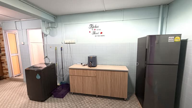 111 Ho Ching Road, 111 Ho Ching Road, 2 Bedrooms, 732 sqft, HDB Flat For Rent, by Steven Choo, 500133609 - Kitchen - PropertyGuru.com.sg