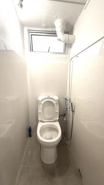 111 Ho Ching Road, 111 Ho Ching Road, 2 Bedrooms, 732 sqft, HDB Flat For Rent, by Steven Choo, 500133609 - Bathroom - PropertyGuru.com.sg