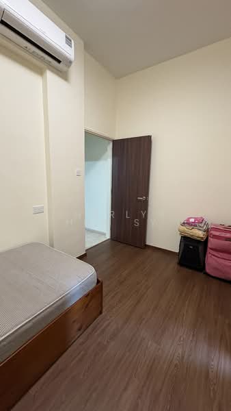 Laguna 88, 44 Eastwood Road, Room Rental, 100 sqft, Condominium For Rent, by Sharlyn Hon SY, 500133612 - Bedroom - PropertyGuru.com.sg