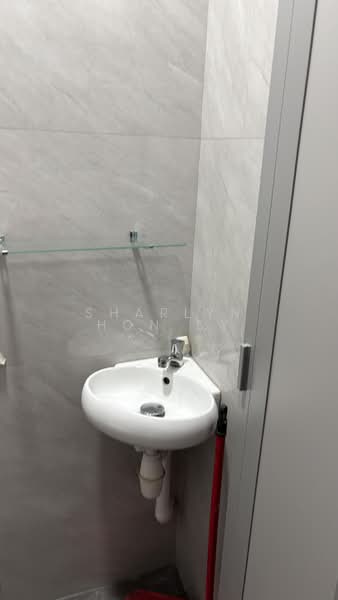 Laguna 88, 44 Eastwood Road, Room Rental, 100 sqft, Condominium For Rent, by Sharlyn Hon SY, 500133612 - Bathroom - PropertyGuru.com.sg