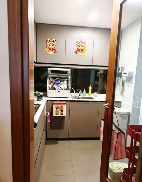 Waterbay, 45 Edgefield Plains, 4 Bedrooms, 1,345 sqft, Executive Condominium For Rent, by Brady Li, 500133614 - Kitchen - PropertyGuru.com.sg