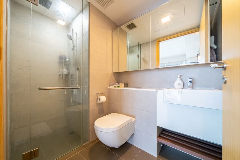 Eight Riversuites, 10 Whampoa East, 1 Bedroom, 818 sqft, Condominium For Rent, by Christina Tan, 500133615 - Bathroom - PropertyGuru.com.sg