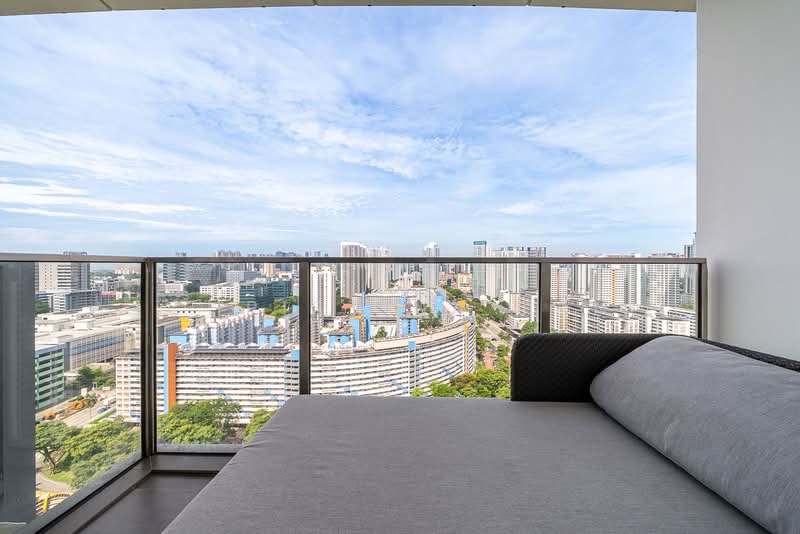 Eight Riversuites, 10 Whampoa East, 1 Bedroom, 818 sqft, Condominium For Rent, by Christina Tan, 500133615 - Balcony - PropertyGuru.com.sg