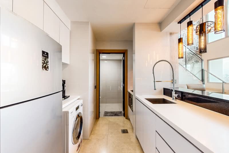Eight Riversuites, 10 Whampoa East, 1 Bedroom, 818 sqft, Condominium For Rent, by Christina Tan, 500133615 - Kitchen - PropertyGuru.com.sg