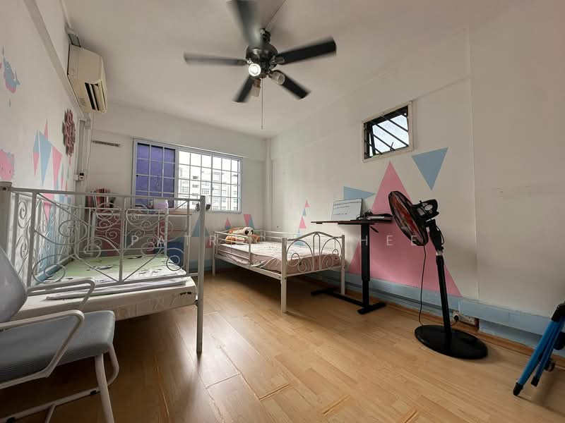 427 Yishun Avenue 11, 427 Yishun Avenue 11, 3 Bedrooms, 1,119 sqft, HDB Flat For Sale, by Patrick Chee, 500133616 - Bedroom - PropertyGuru.com.sg