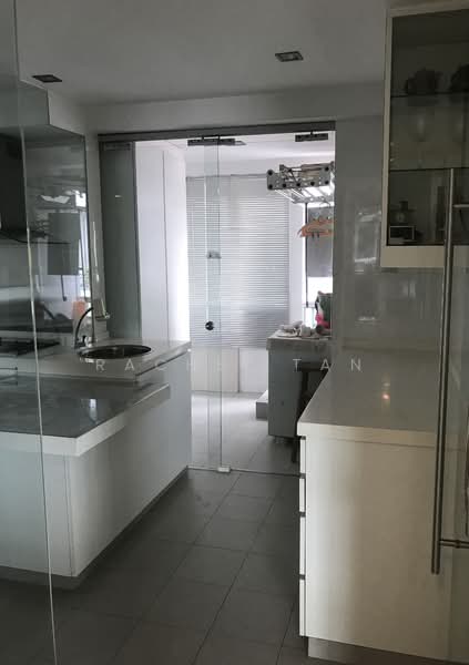 Escada View, 53 Lengkong Empat, 3 Bedrooms, 1,445 sqft, Condominium For Rent, by Rachel Tan, 500133634 - Kitchen - PropertyGuru.com.sg