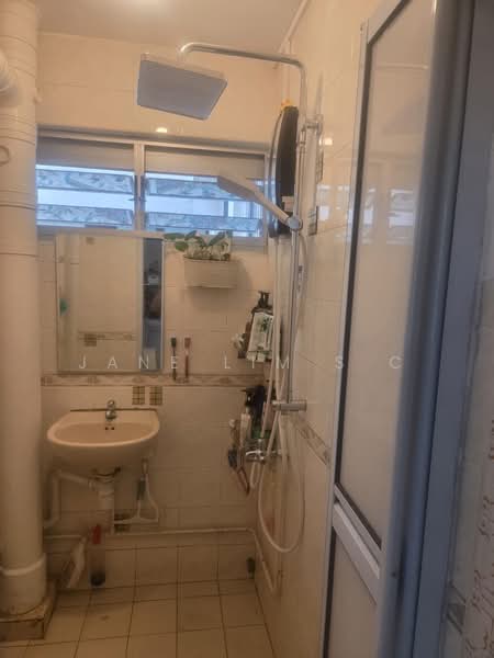 3 Ghim Moh Road, 3 Ghim Moh Road, Room Rental, 150 sqft, HDB Flat For Rent, by Jane Lim S C, 500133636 - Bathroom - PropertyGuru.com.sg